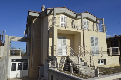 Edificio bifamiliare Restone Figline Incisa Valdarno