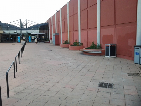 Ristrutturazione interna ed arredi centro commerciale Carrefour Cagliari